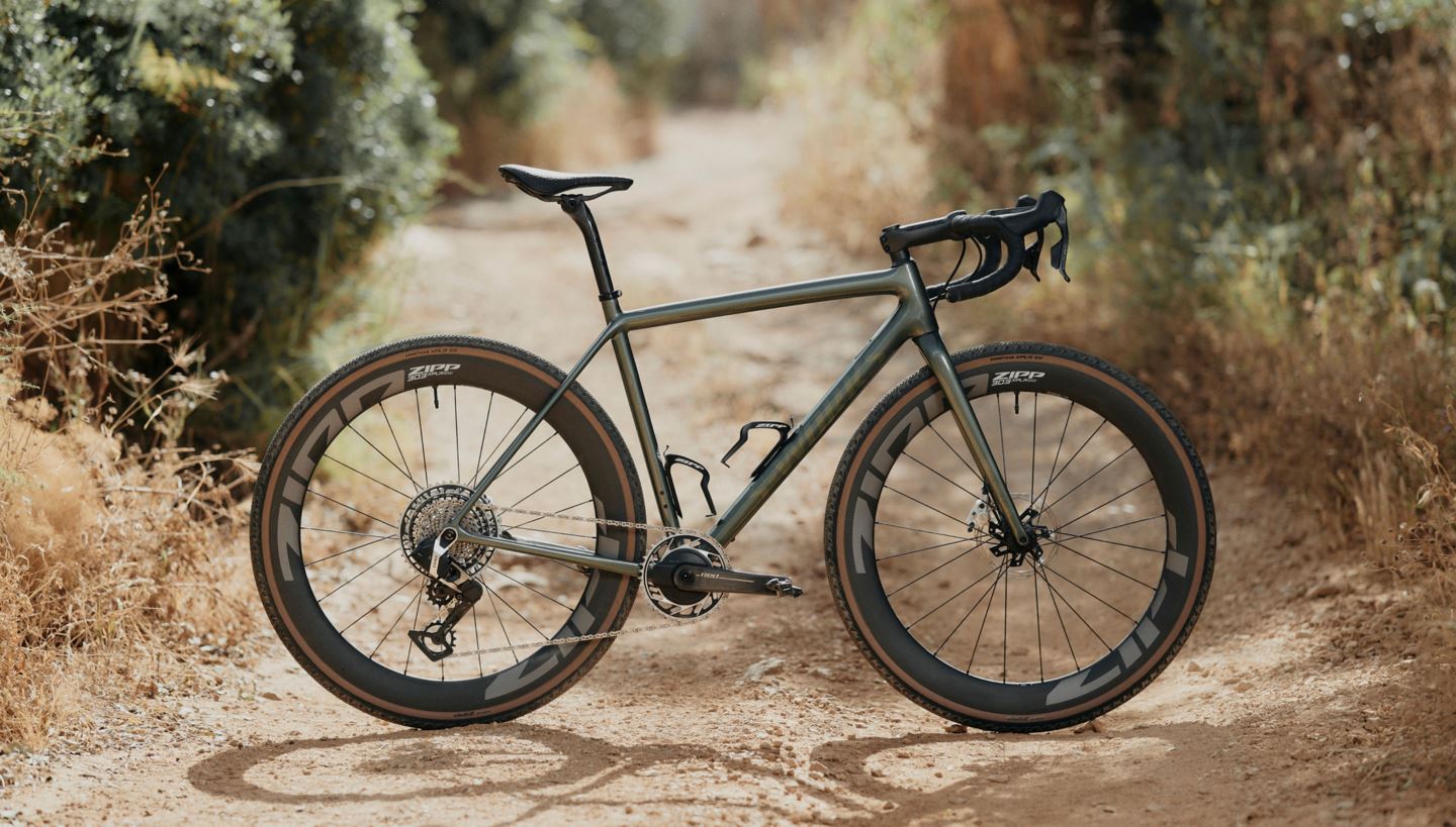 Para kół bezdętkowych ZIPP 303 XPLR S DISC (centralna blokada)