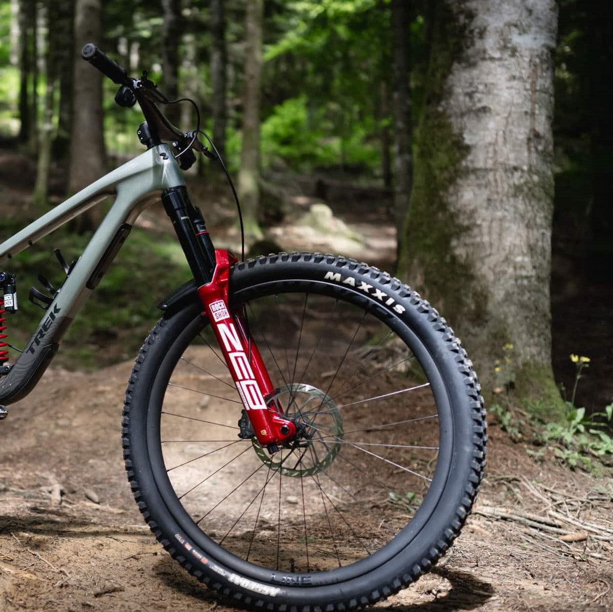 ROCKSHOX ZEB ULTIMATE CHARGER 3.1 RC2 29" DEBONAIR+ Tapered gaffelaxel 15x110mm Boost Red Electric