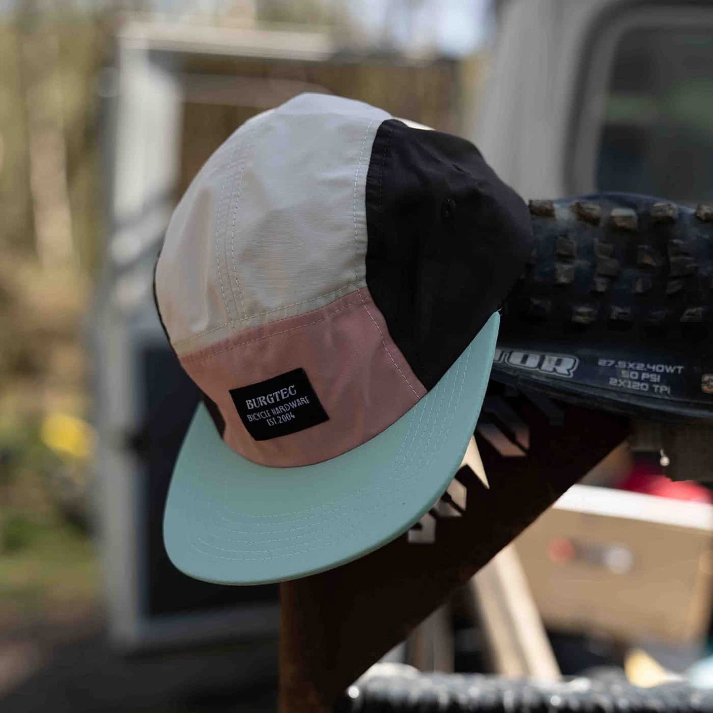 BURGTEC COURIER FIVE PANEL kasket Neopolitan