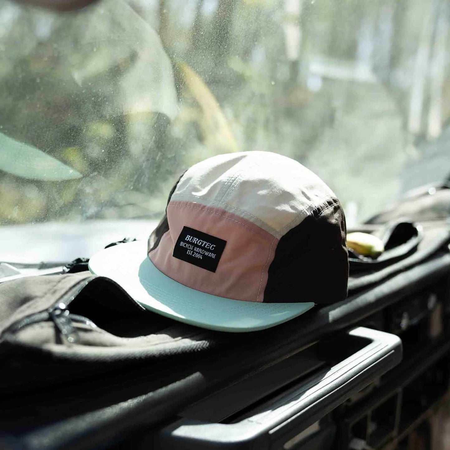 BURGTEC COURIER FIVE PANEL kasket Neopolitan