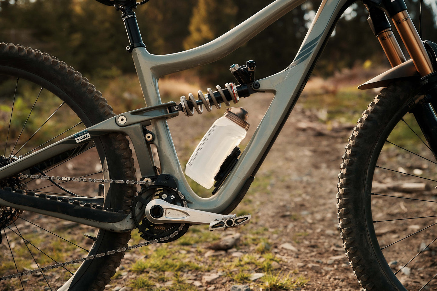 Bidon FIDLOCK TWIST COMPACT avec Base Magnétique Transparent