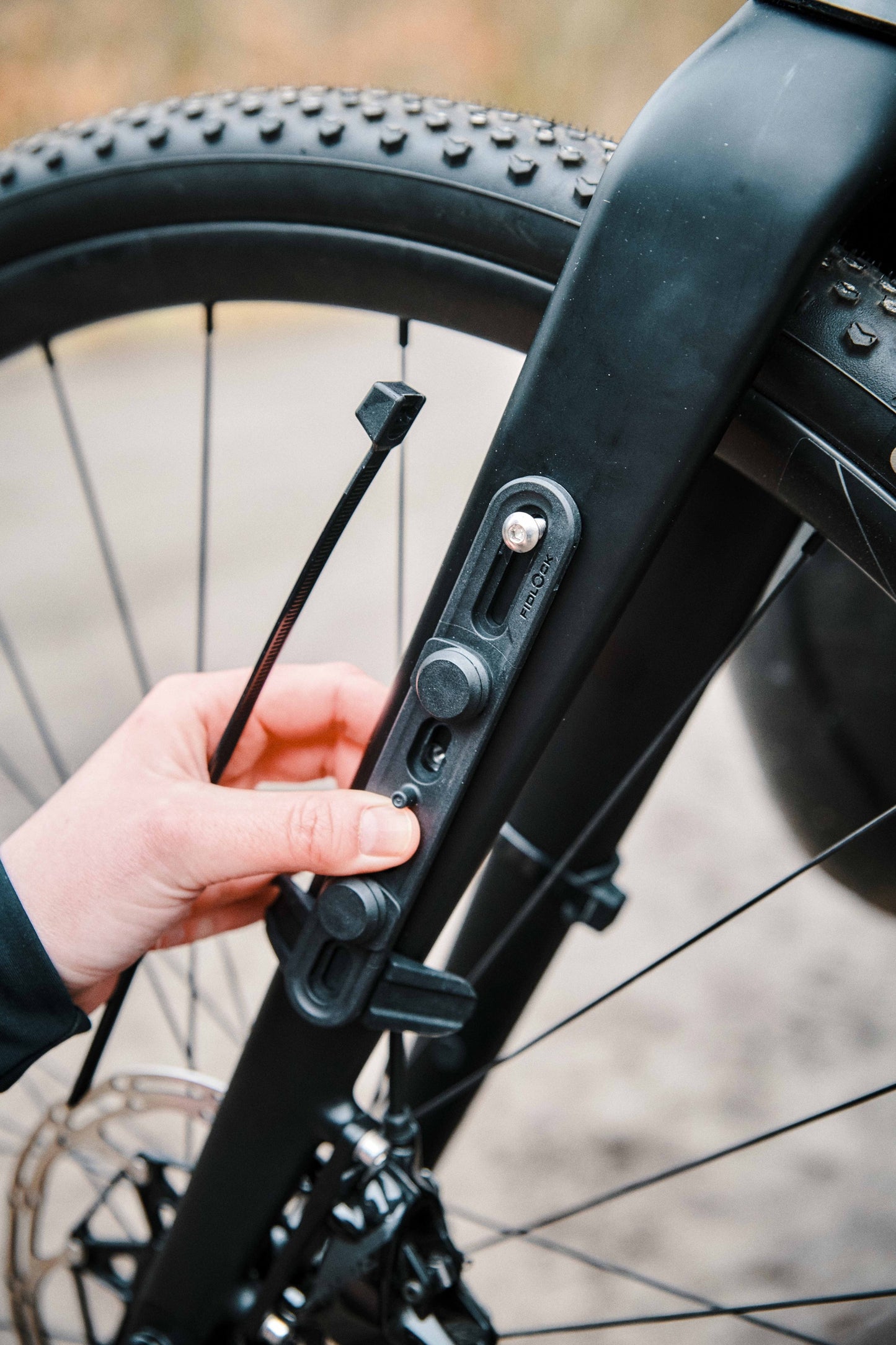 FIDLOCK TWIST VARIO BAS Magnetiskt och mekaniskt stöd för flera ändamål Svart