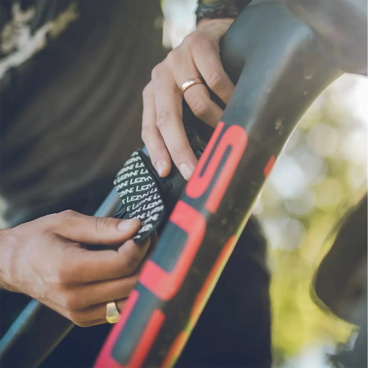 LEZYNE SENDIT CADDY Universal-strop