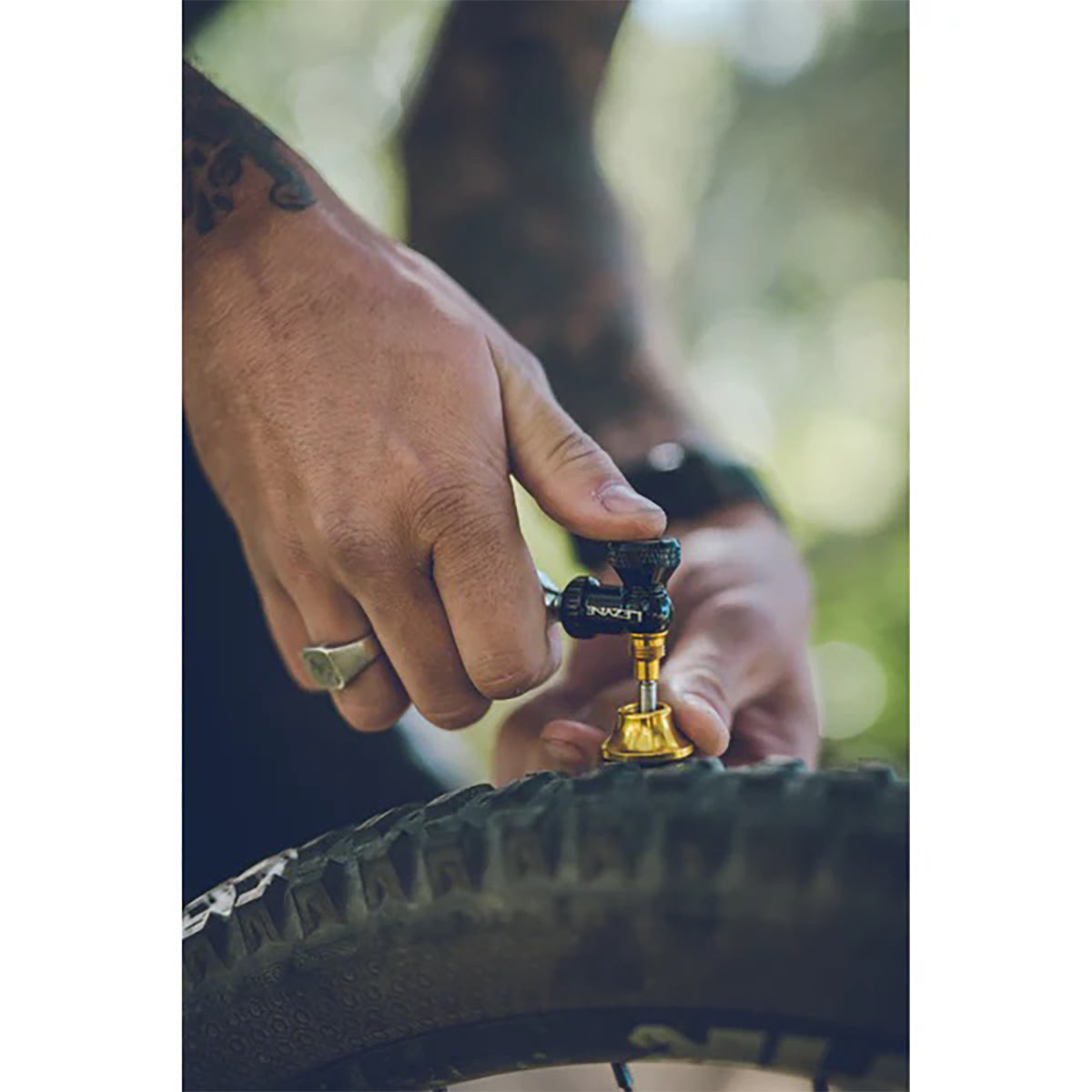 Bezdušová opravná sada CO2 LEZYNE BLASTER + 5 knotů + 2x kartuše CO2