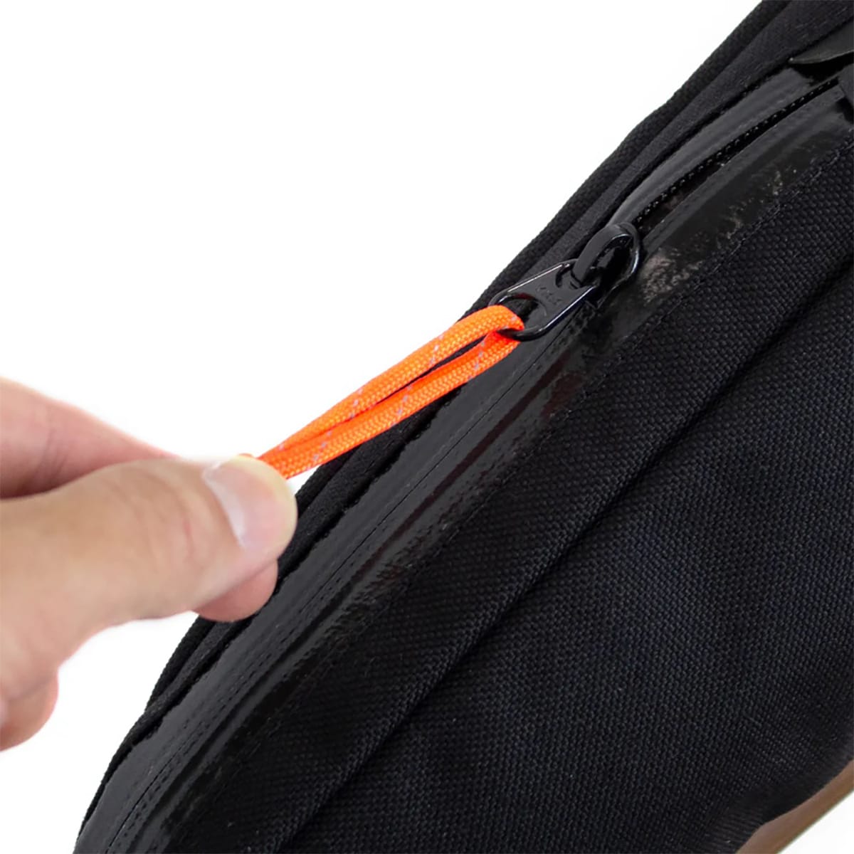 Šroubovací rámová taška RESTRAP TOP TUBE BOLT 0,8L černá