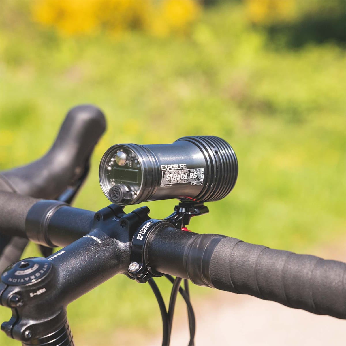 Přední osvětlení VÝSTRAŽNÁ SVĚTLA STRADA MK12 RS AKTIV