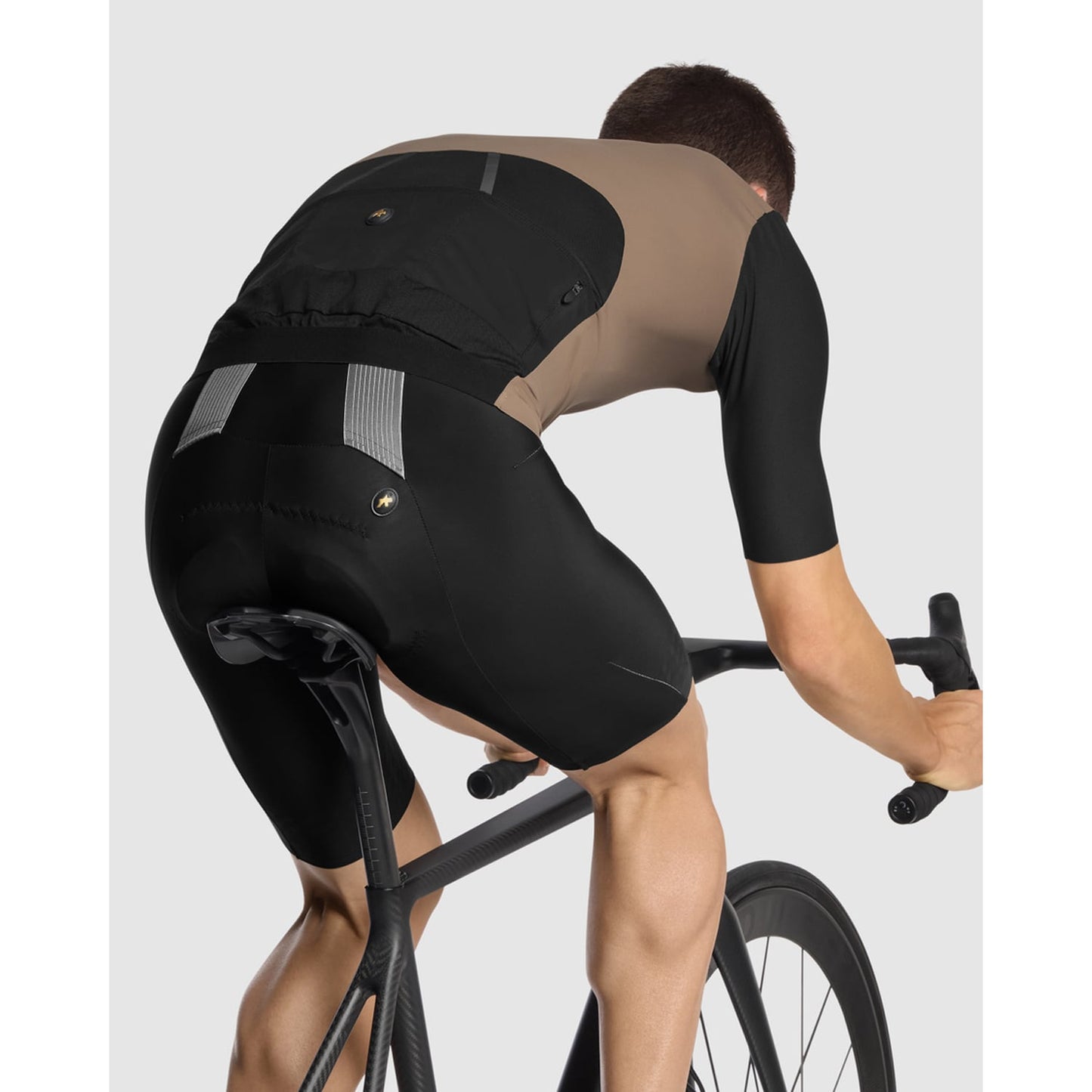 ASSOS EQUIPE RS S11 Dres s krátkým rukávem Black/Beige