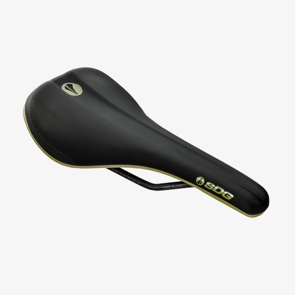 SDG BEL-AIR V3 Rails Lux Alloy Saddle Svart/Grön