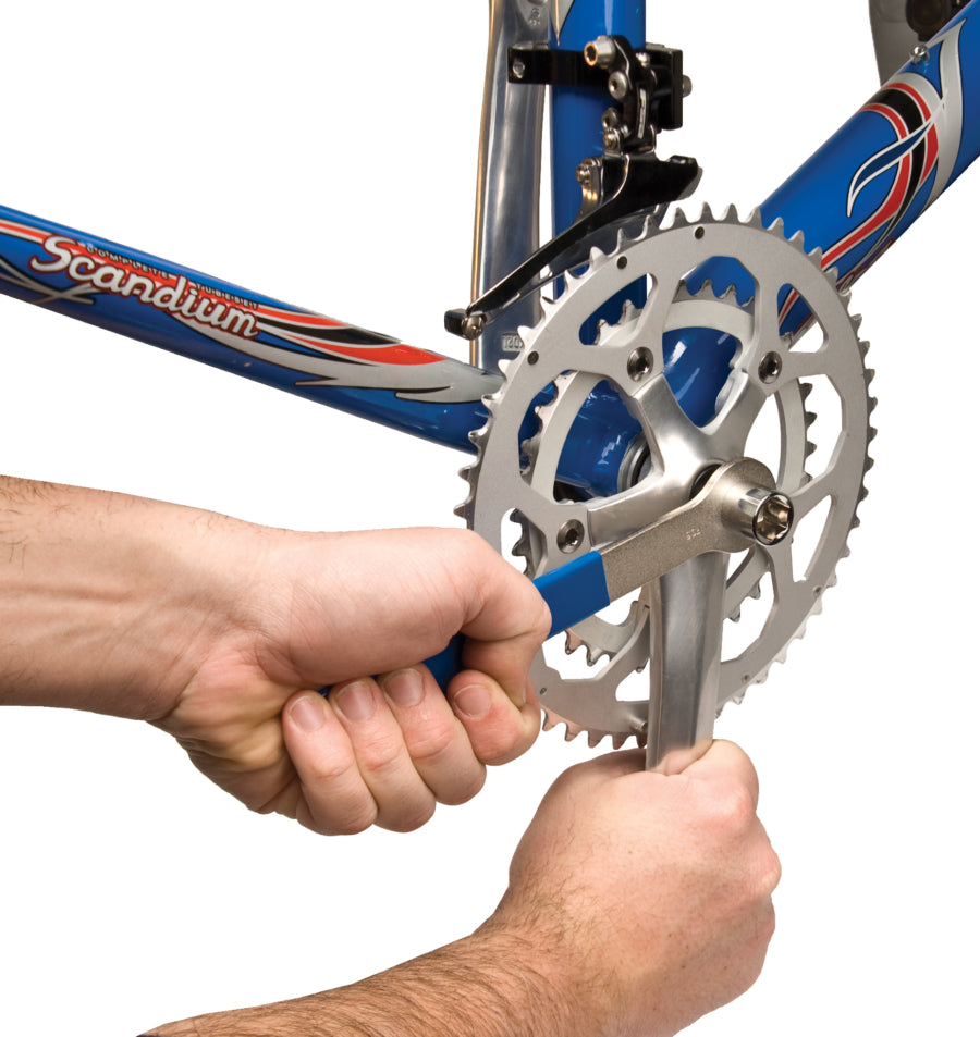 Park Tool CCW-5 serrant un boulon 8 mm