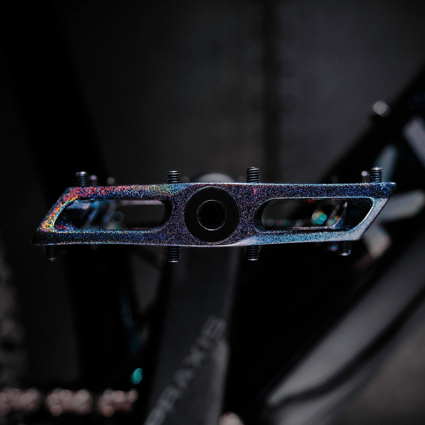 DMR V12 Galaxie Flat Pedals - Specialutgåva