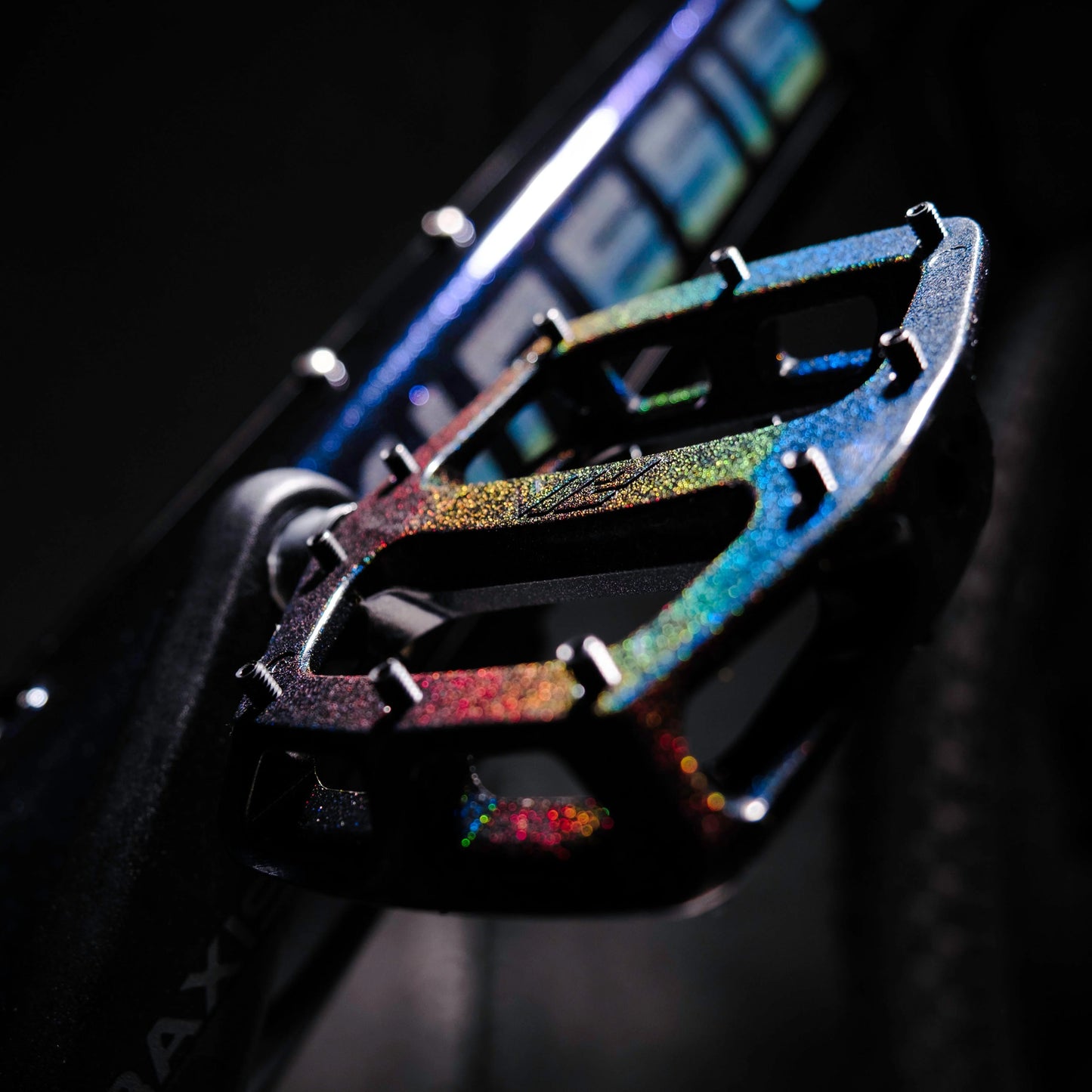DMR V12 Galaxie Flat Pedals - Specialutgåva
