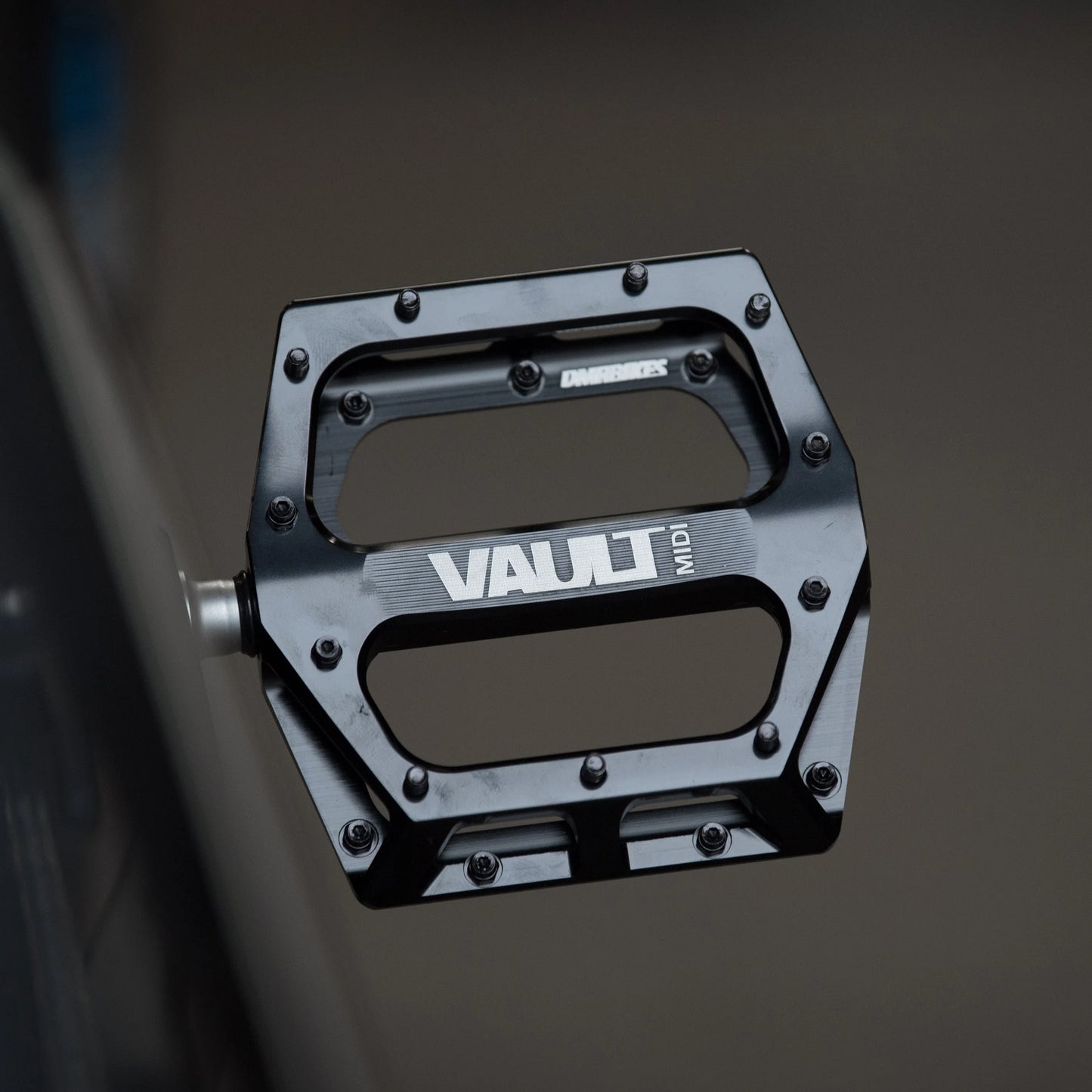 Ploché pedály DMR VAULT MIDI Black