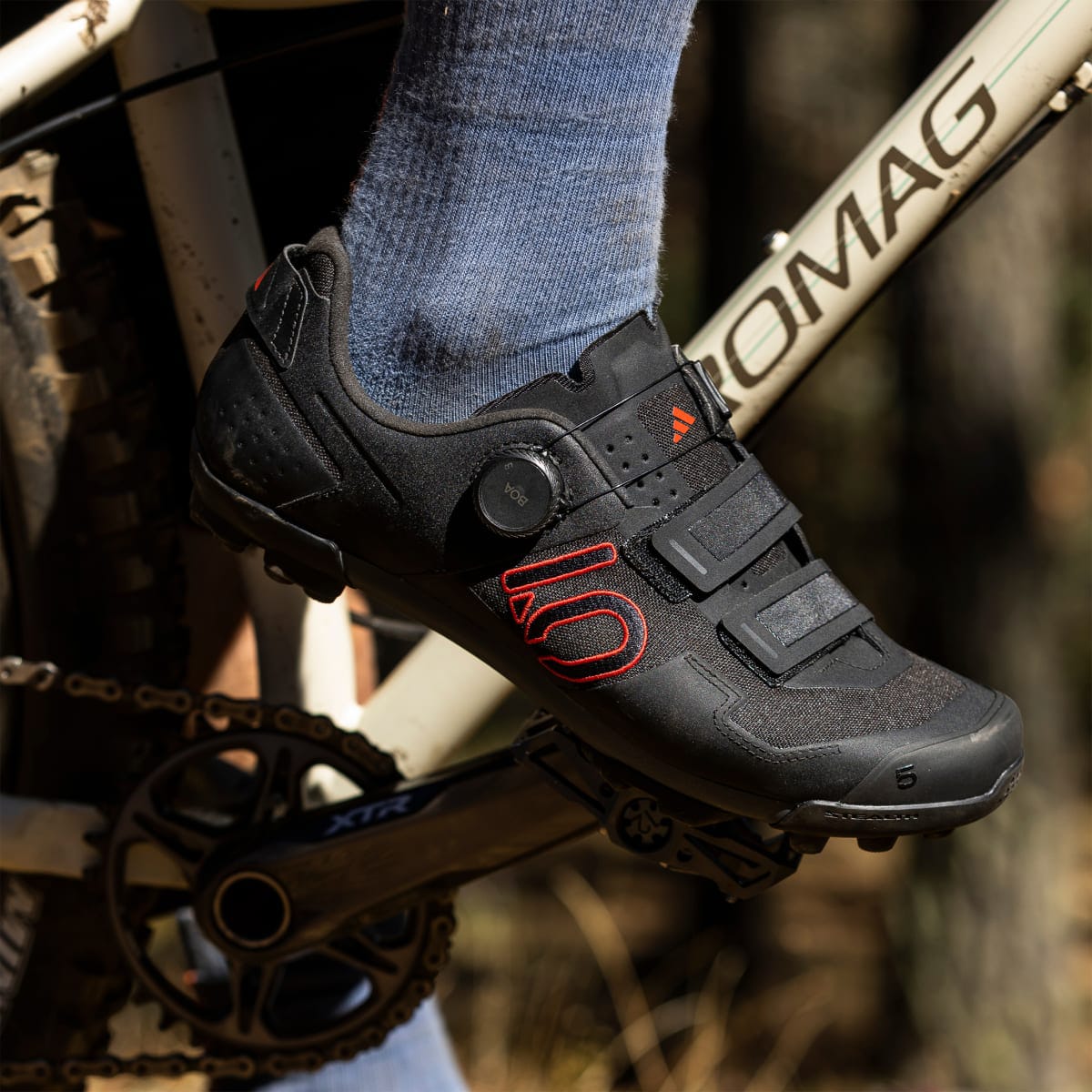 ADIDAS FIVE TEN KESTREL BOA Buty MTB czarny/czerwony 2025