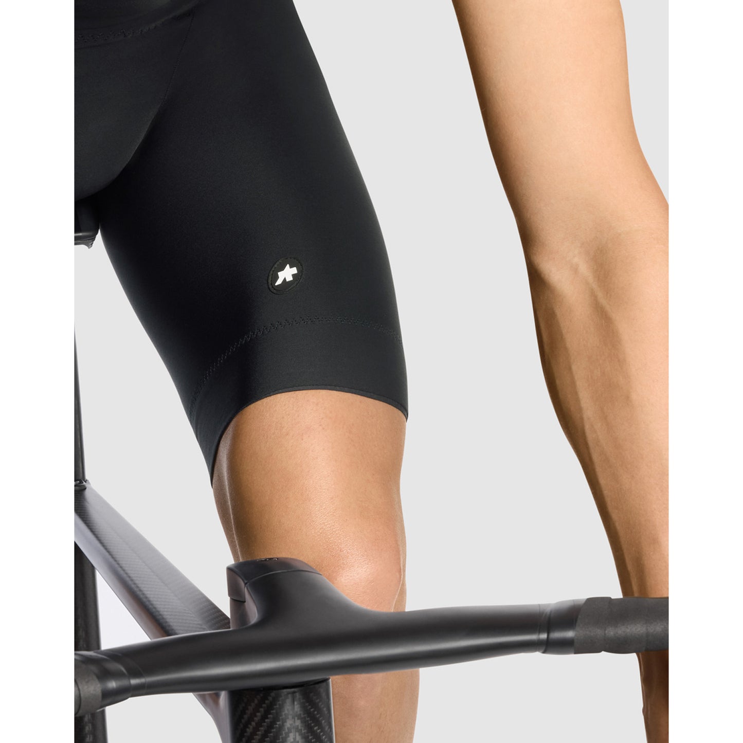 Spodenki ASSOS EQUIPE R S11 Black Series Bib Short