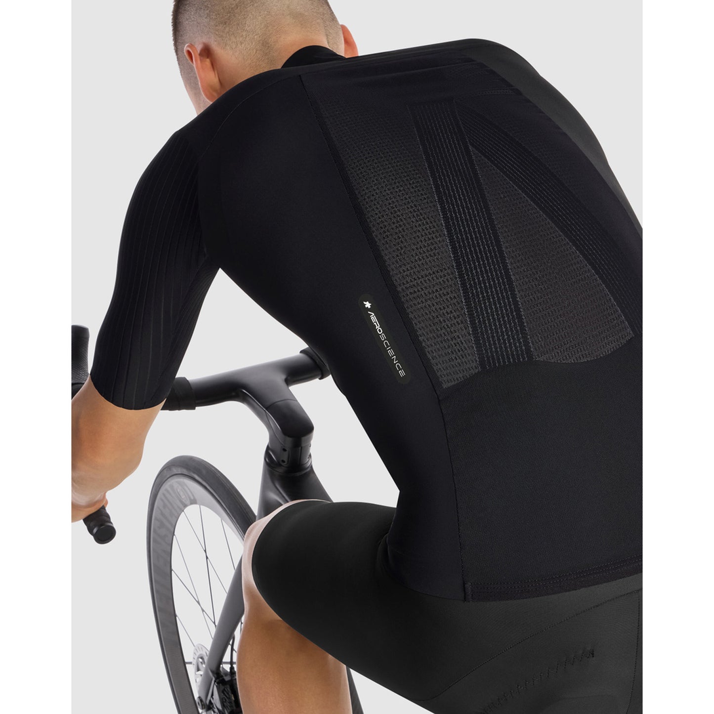 ASSOS EQUIPE RS S11 Jacka i svart serie