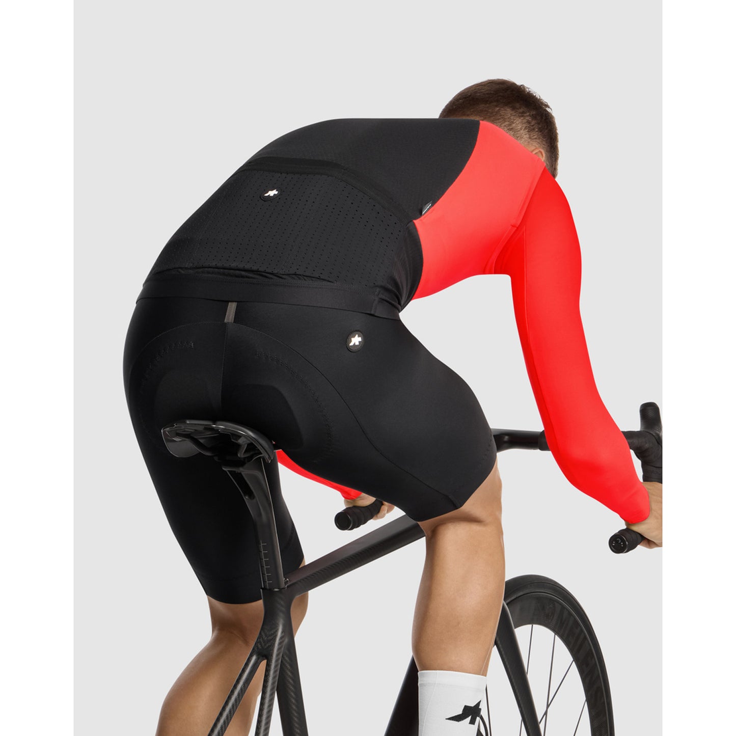 ASSOS EQUIPE R S11 LollyRed Bunda bez rukávů