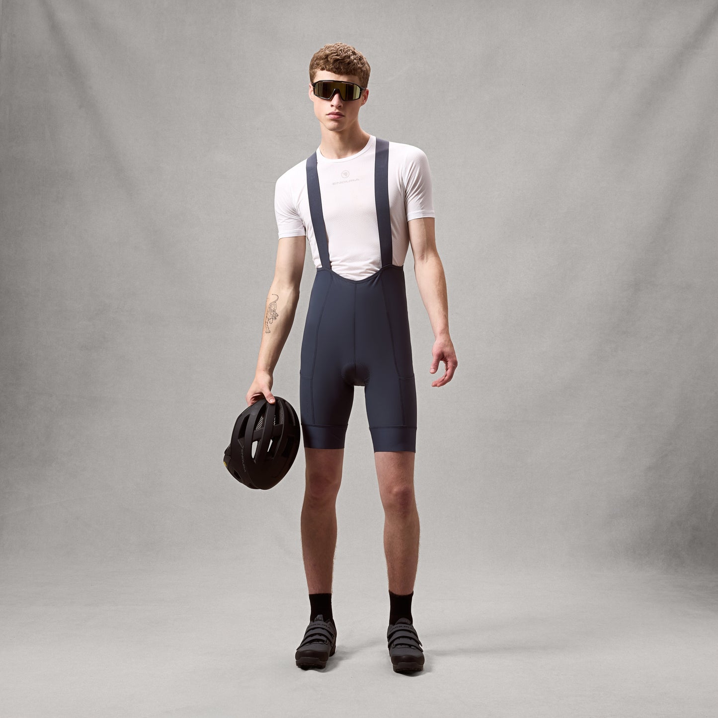 ENDURA LOOP Carbon Bib Short Grå