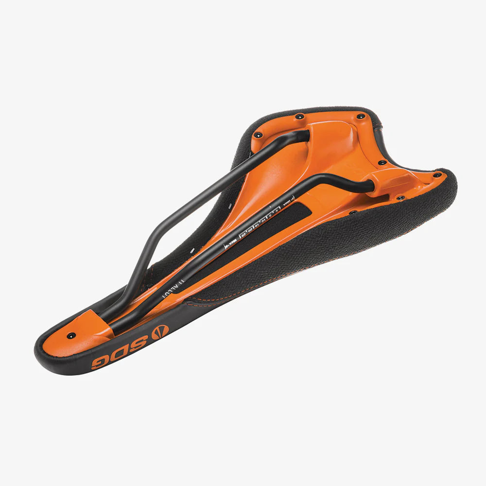 SDG RADAR MTN Rails Titanovo-hliníkové sedlo Black/Orange