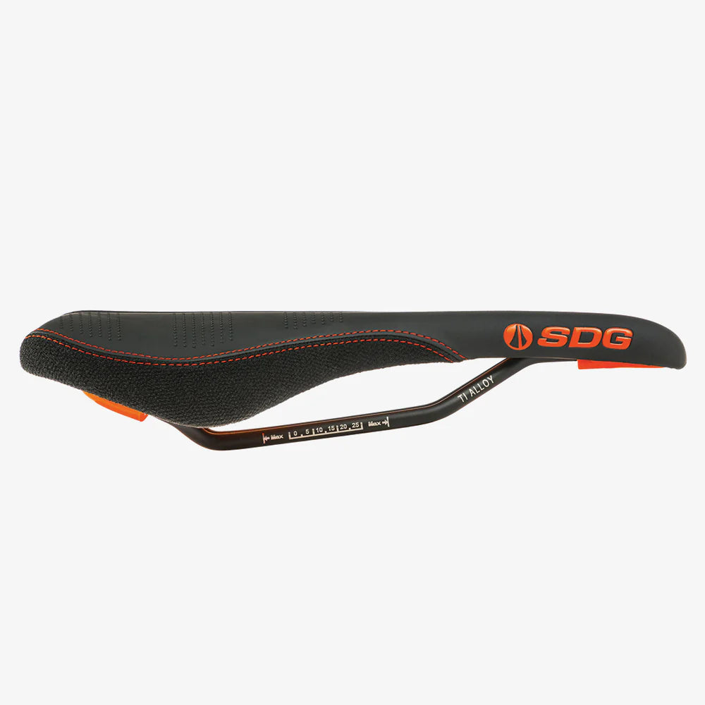 SDG RADAR MTN Rails Titanovo-hliníkové sedlo Black/Orange