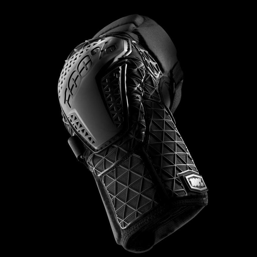 Nakolanniki 100% SURPASS Black