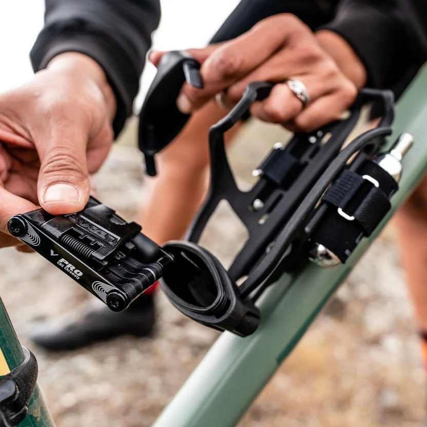 Porte-Bidon et Porte-Outils LEZYNE TUBELESS FLOW STORAGE Noir