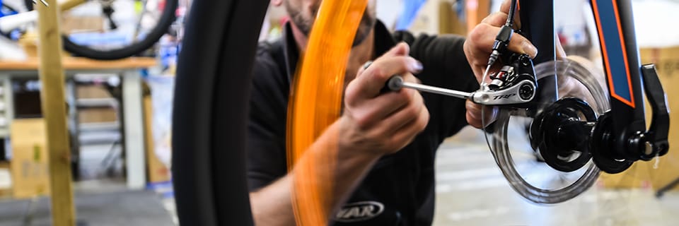 Jak docierać tarcze lub klocki hamulcowe do rowerów górskich?