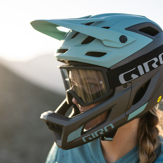 GIRO COALITION MIPS SPHERICAL MTB přilba zelená/černá