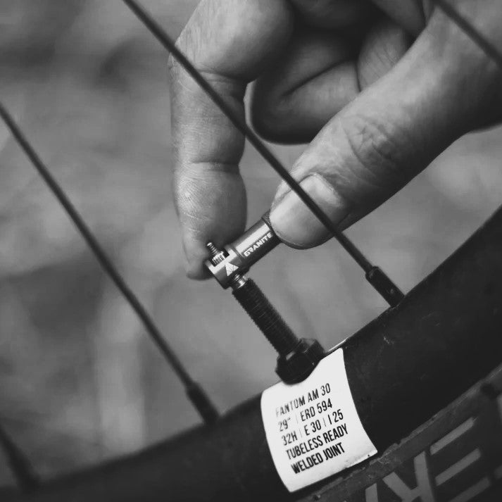 GRANITE DESIGN JUICY NIPPLE Odstraňovač uzávěru ventilu (x2) Ropa