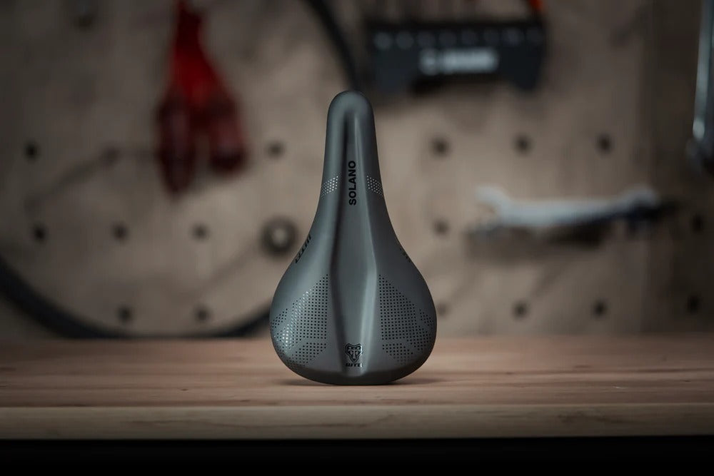 WTB SOLANO SL sedlo 157mm titanové lišty černé