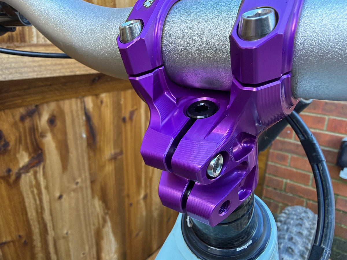 Potence HOPE GRAVITY 20 mm Violet — vue arrière montée sur un cintre