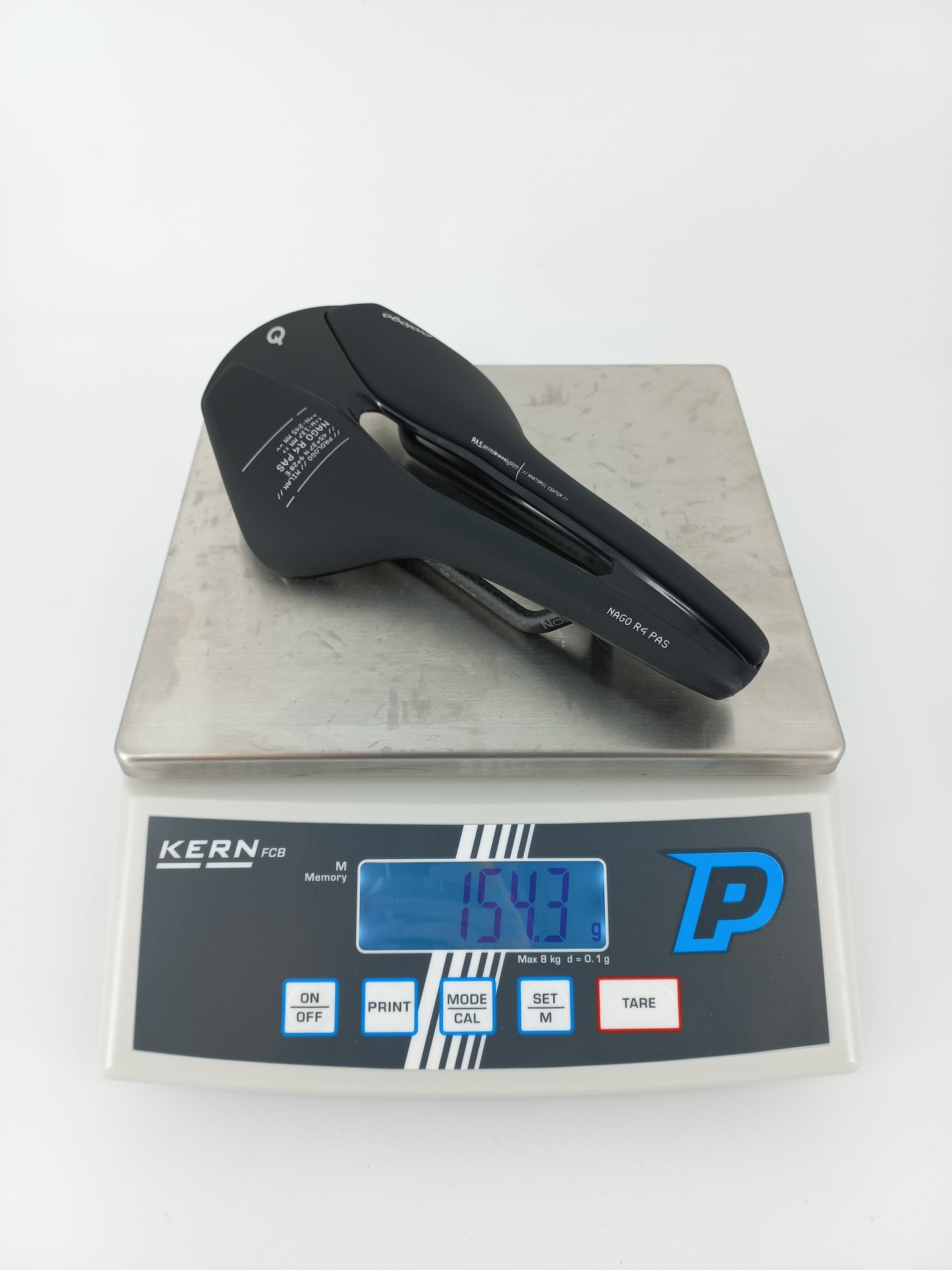 PROLOGO NAGO R4 PAS 137 Nack Sadel Svart