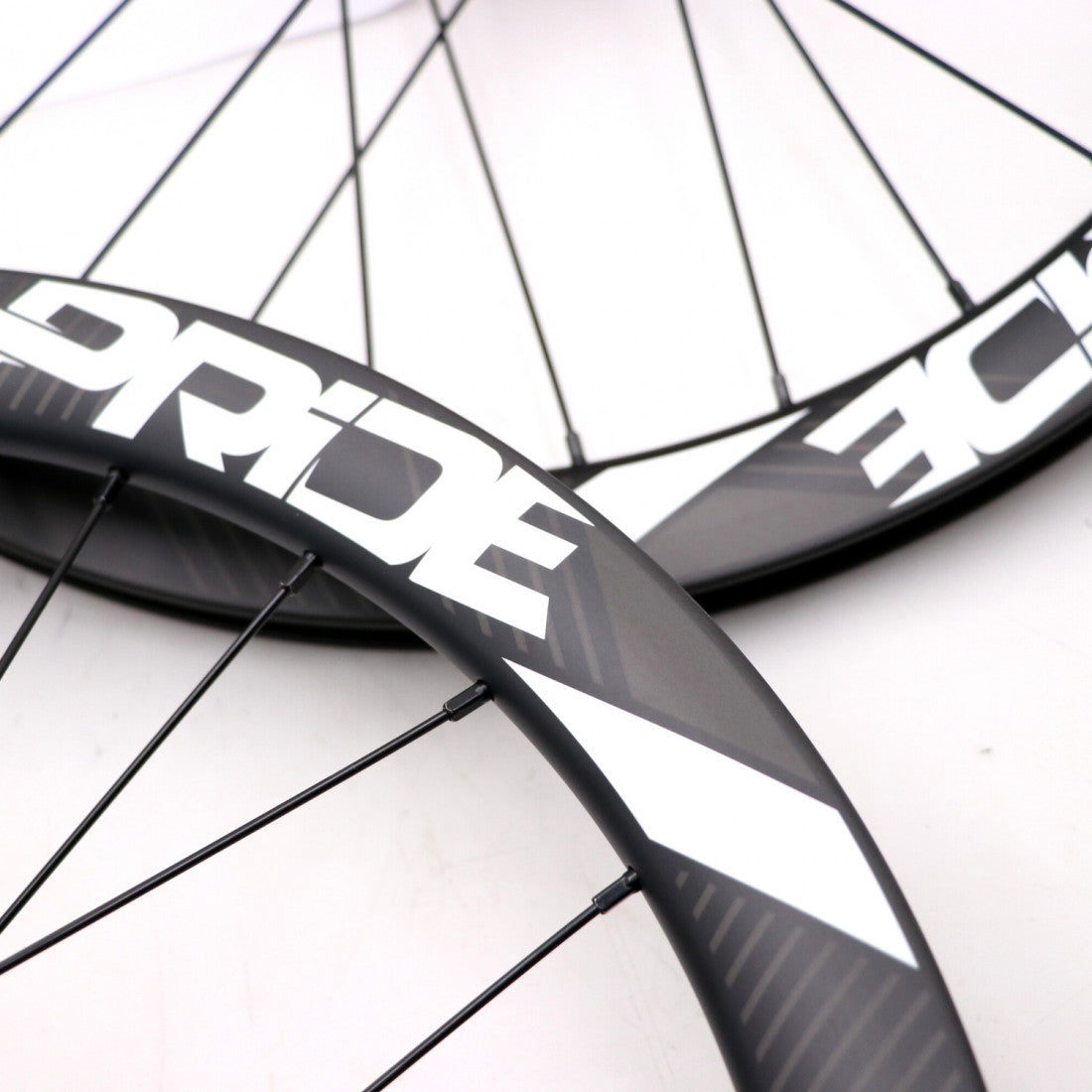 Paire de Roues PRIDE 20" (451mm) Carbone Gravity Matt Disc Pride Control V1 Axes 10/10mm Rouge