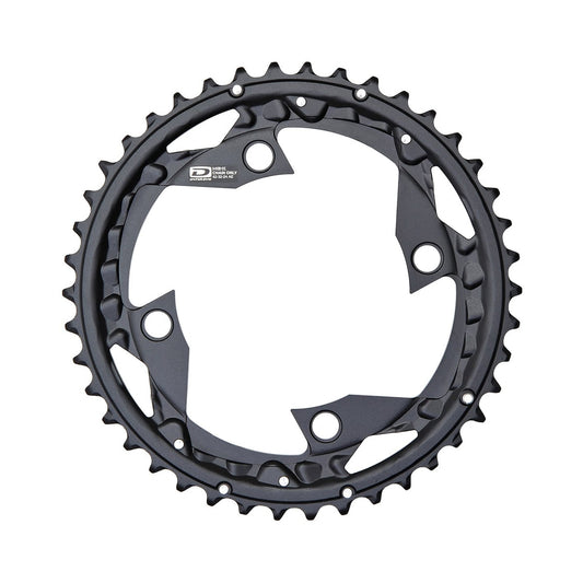 Plateau Extérieur SHIMANO FC-M670/M660/670/780 10V 4 Trous 104mm — vue du plateau sur fond blanc