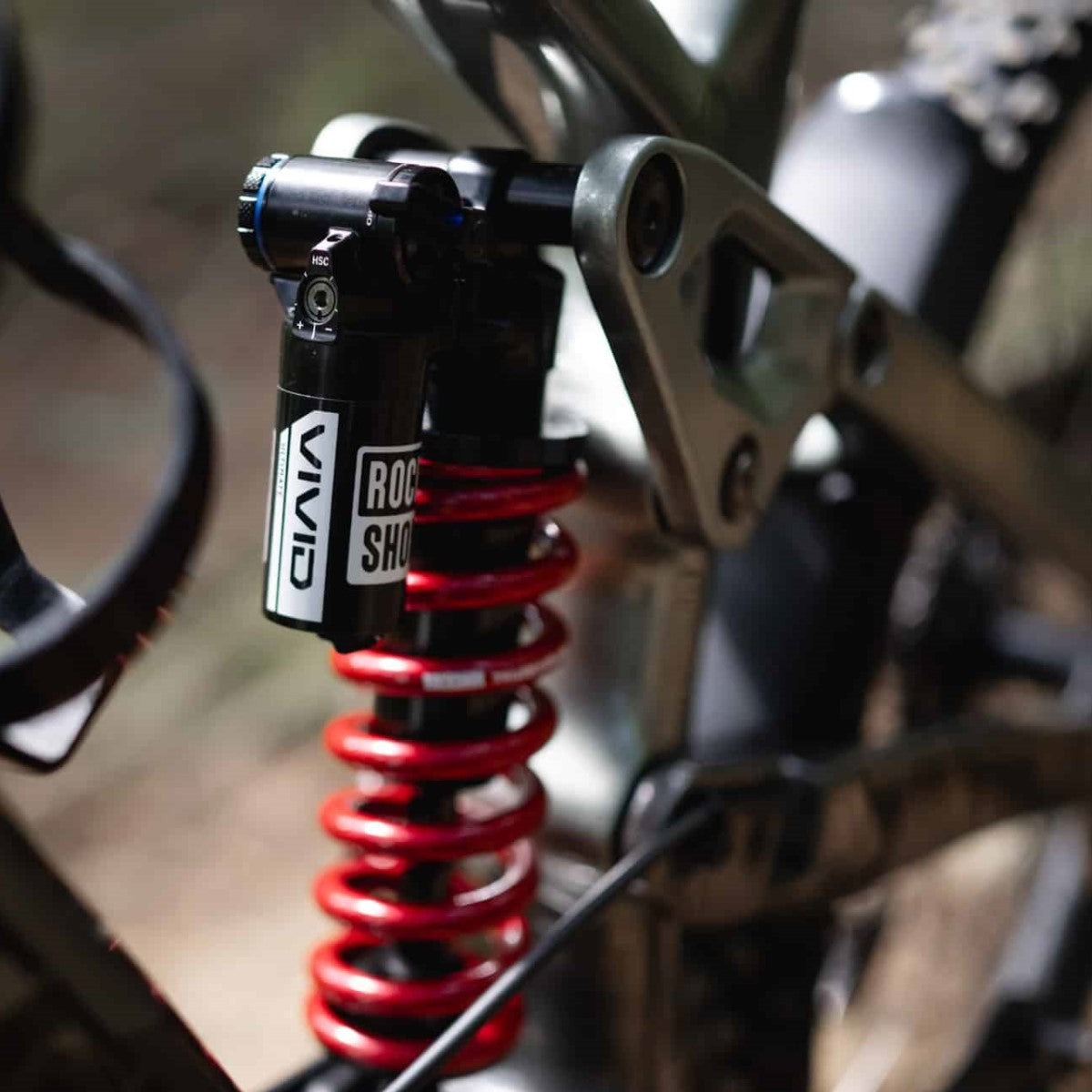 Amortisseur ROCKSHOX VIVID ULTIMATE RC2T HBO Trunnion à Ressort pour Specialized Enduro (2020+)