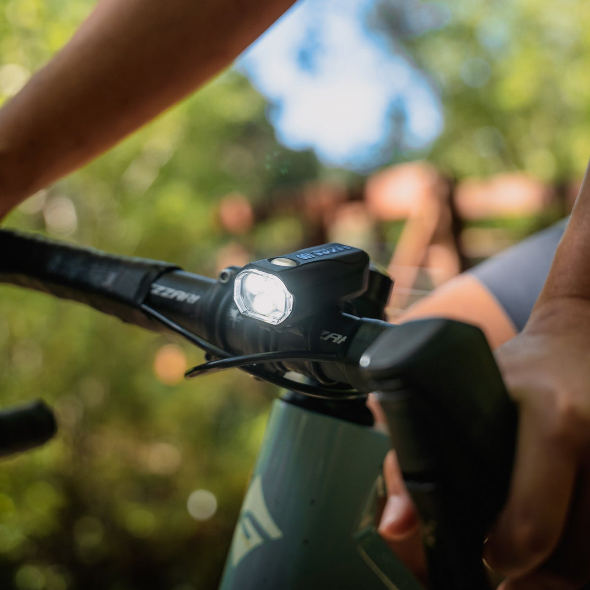 Lezyne KTV Drive Pro 400+ Front sur guidon