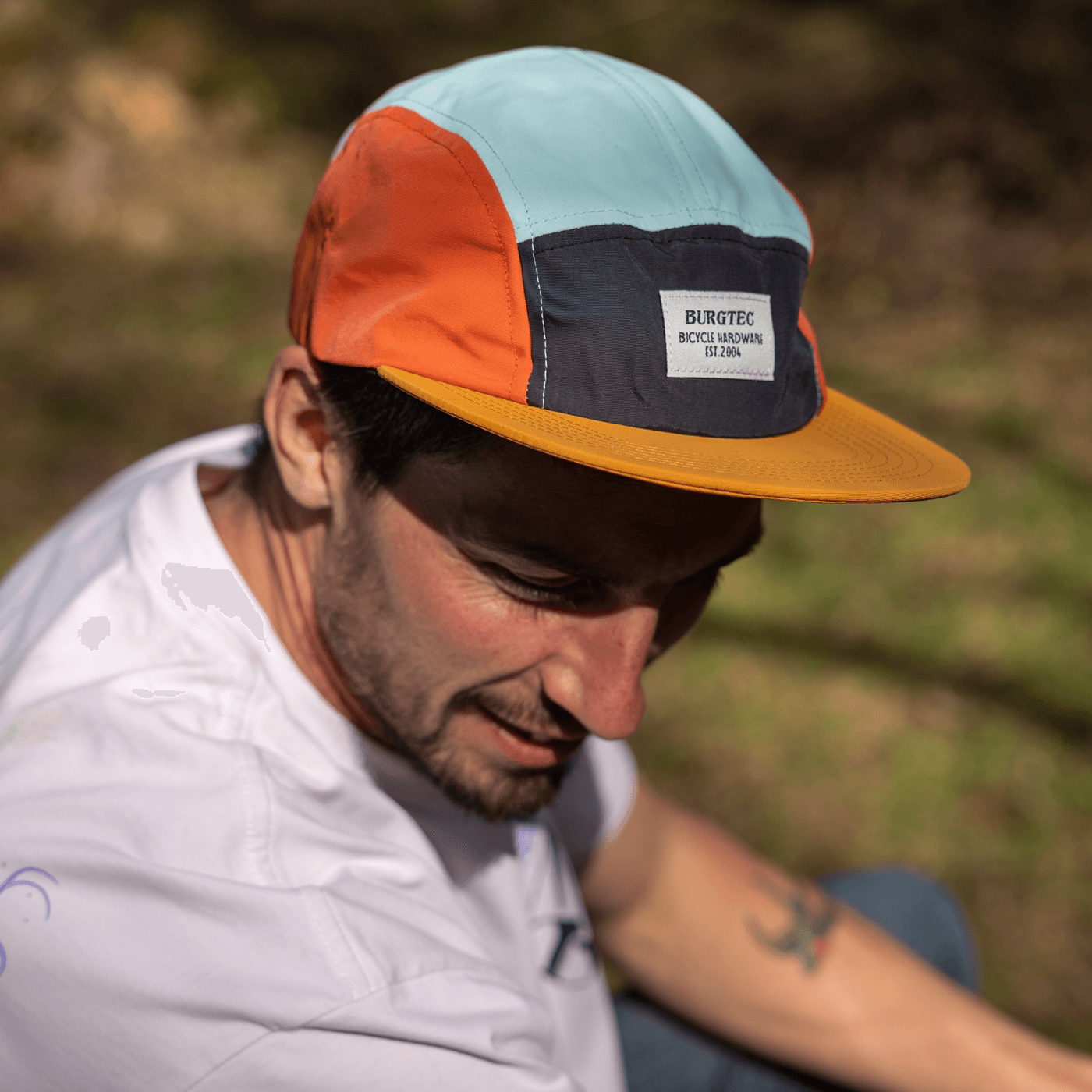 Čepice BURGTEC ARCADE FIVE PANEL, hořčičná barva