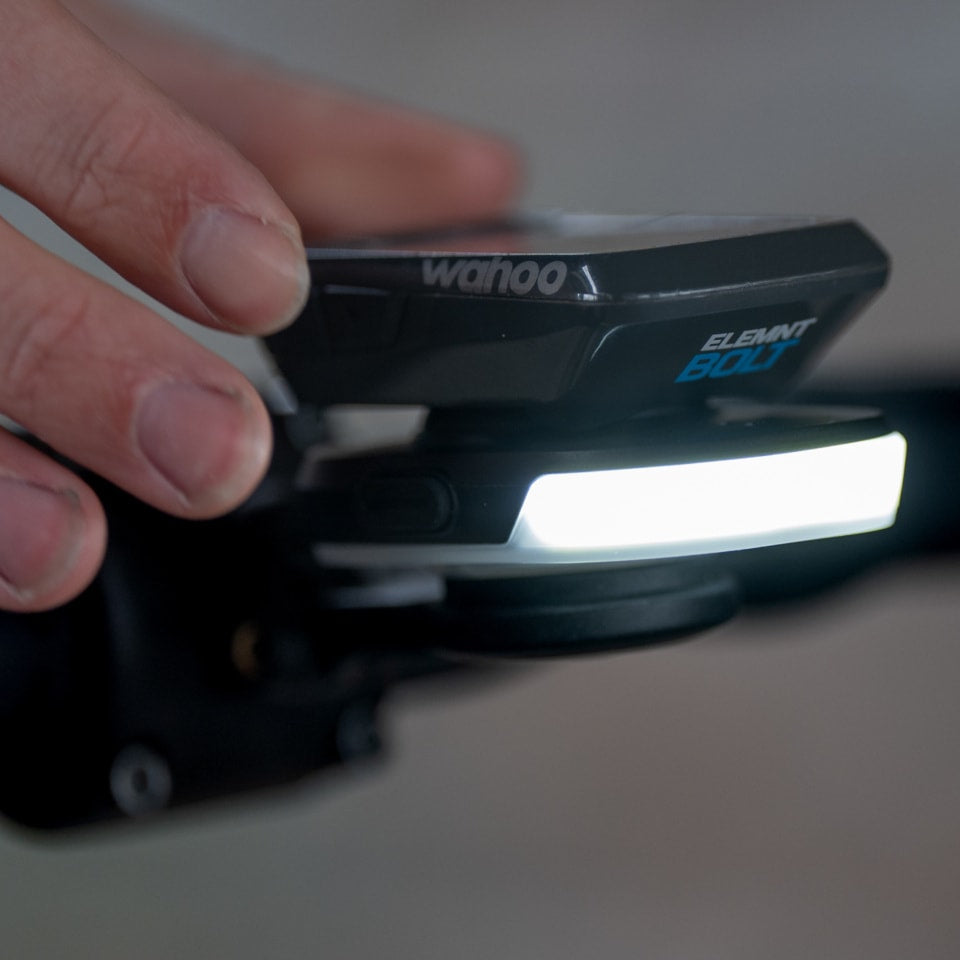 Lampka przednia BBB SLICE 300 z wkładką GPS GARMIN WAHOO
