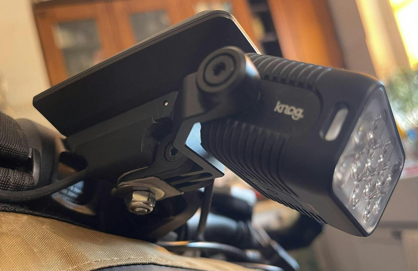 Přední světlo KNOG BLINDER E 1800