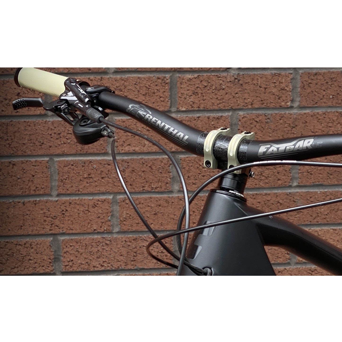 RENTHAL V3 FATBAR LITE Carbon Rise 10mm 760mm hängare