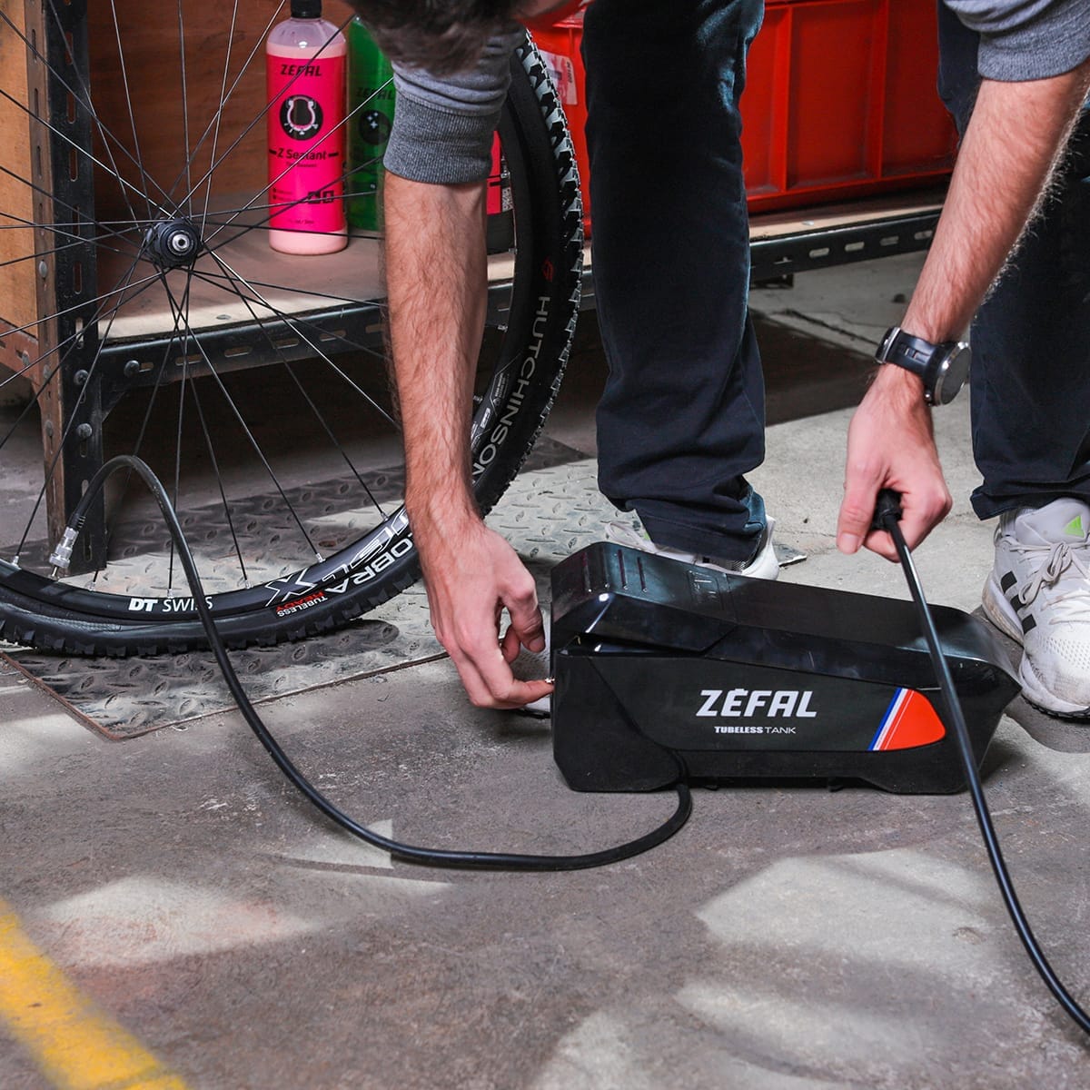 Pompe à Pied Compresseur Tubeless ZEFAL TANK