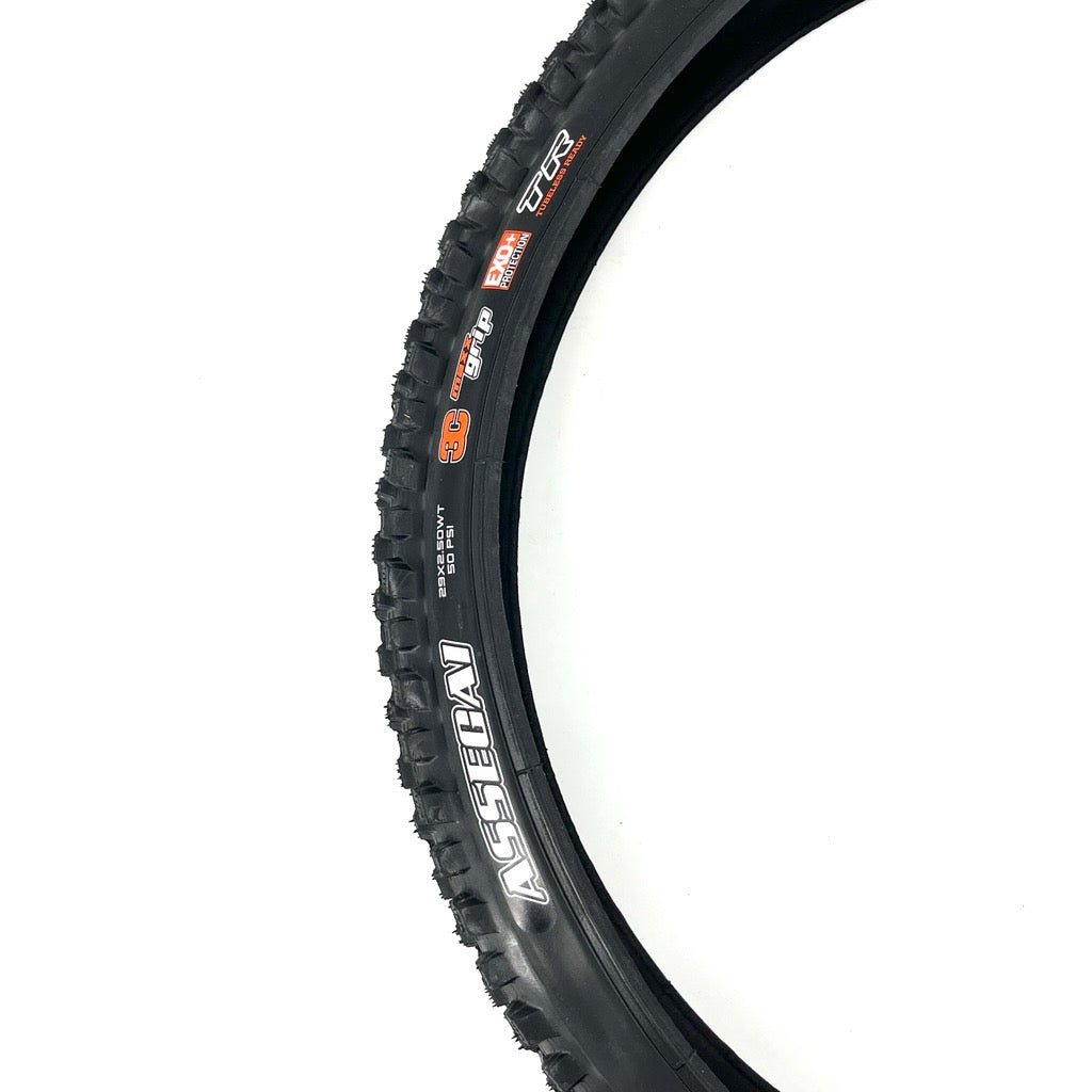 MAXXIS ASSEGAI 29x2.50 WT Exo+ 3C MaxxGrip Tubeless Ready Miękka opona czarna