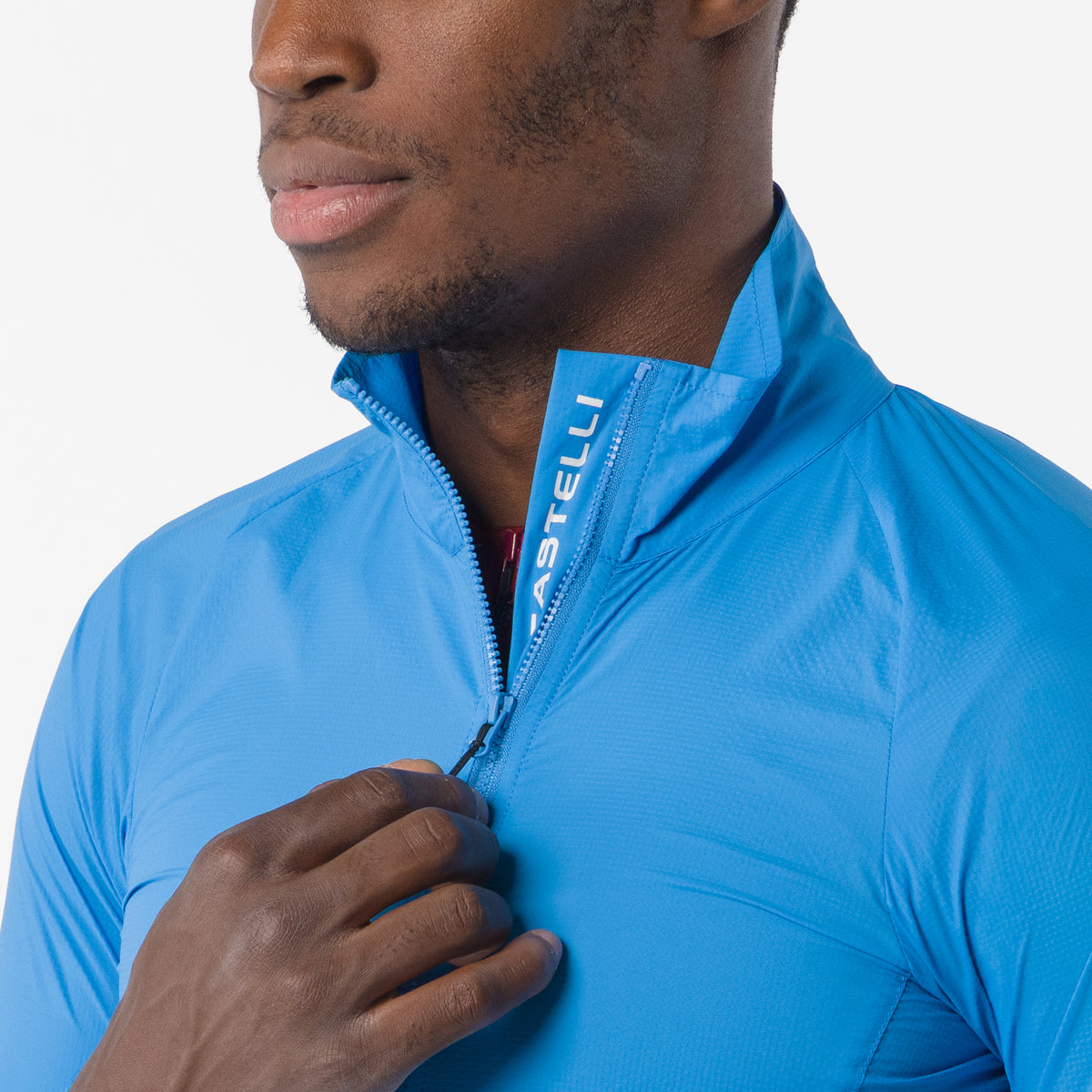 Veste CASTELLI Transition Air Bleu – détail du col et du zip