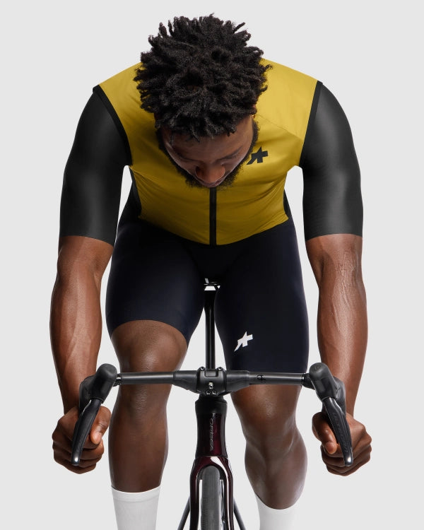ASSOS MILLE GT WIND S11 Golden Yellow Bunda bez rukávů