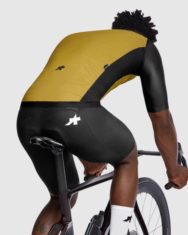ASSOS MILLE GT WIND S11 Golden Yellow Bunda bez rukávů