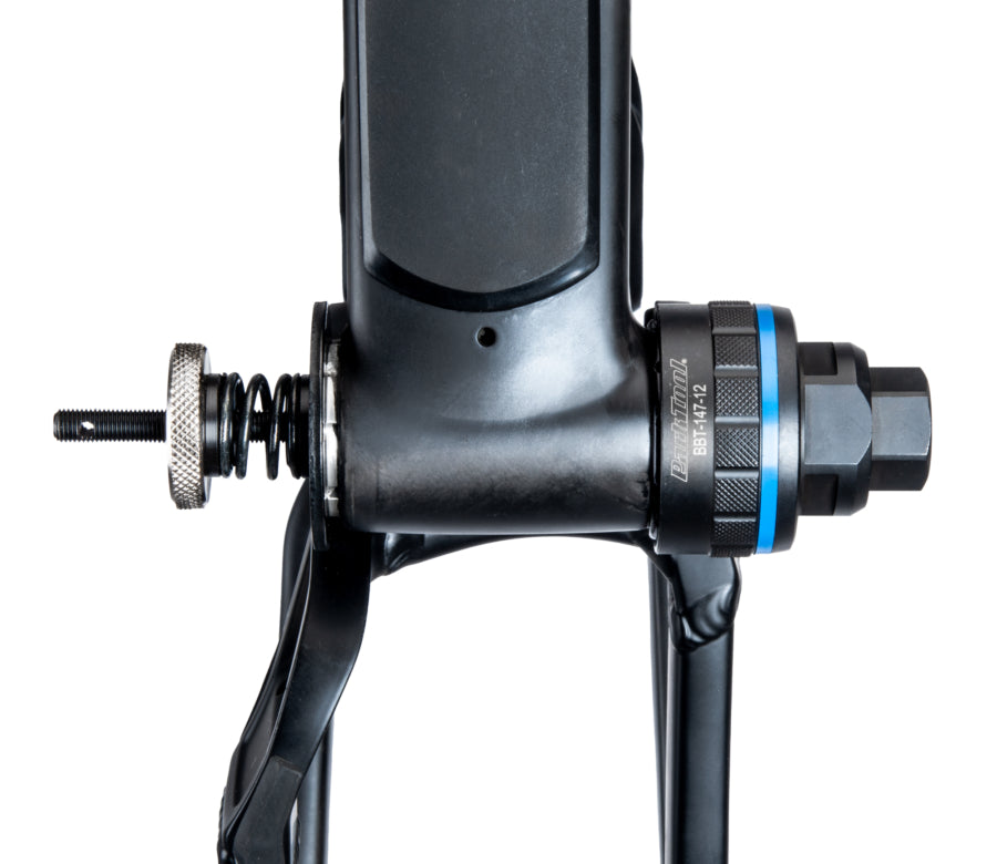 Park Tool BBT-147-12 maintenu par un BBT-RS dans un boîtier