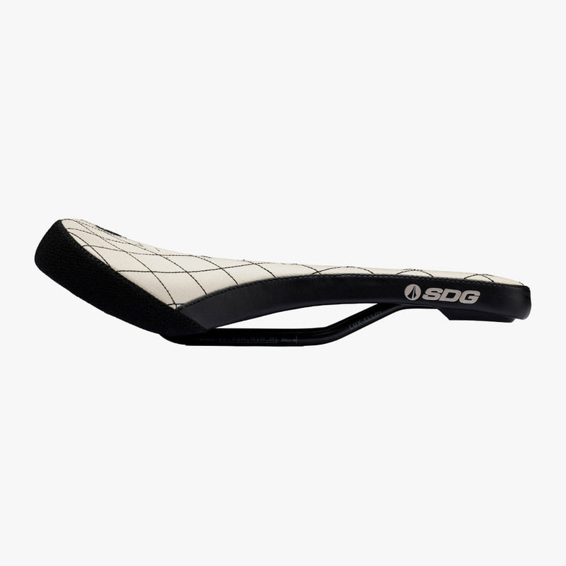 Selle SDG Bel-Air V3 Max Stitched Leather blanche, vue de profil