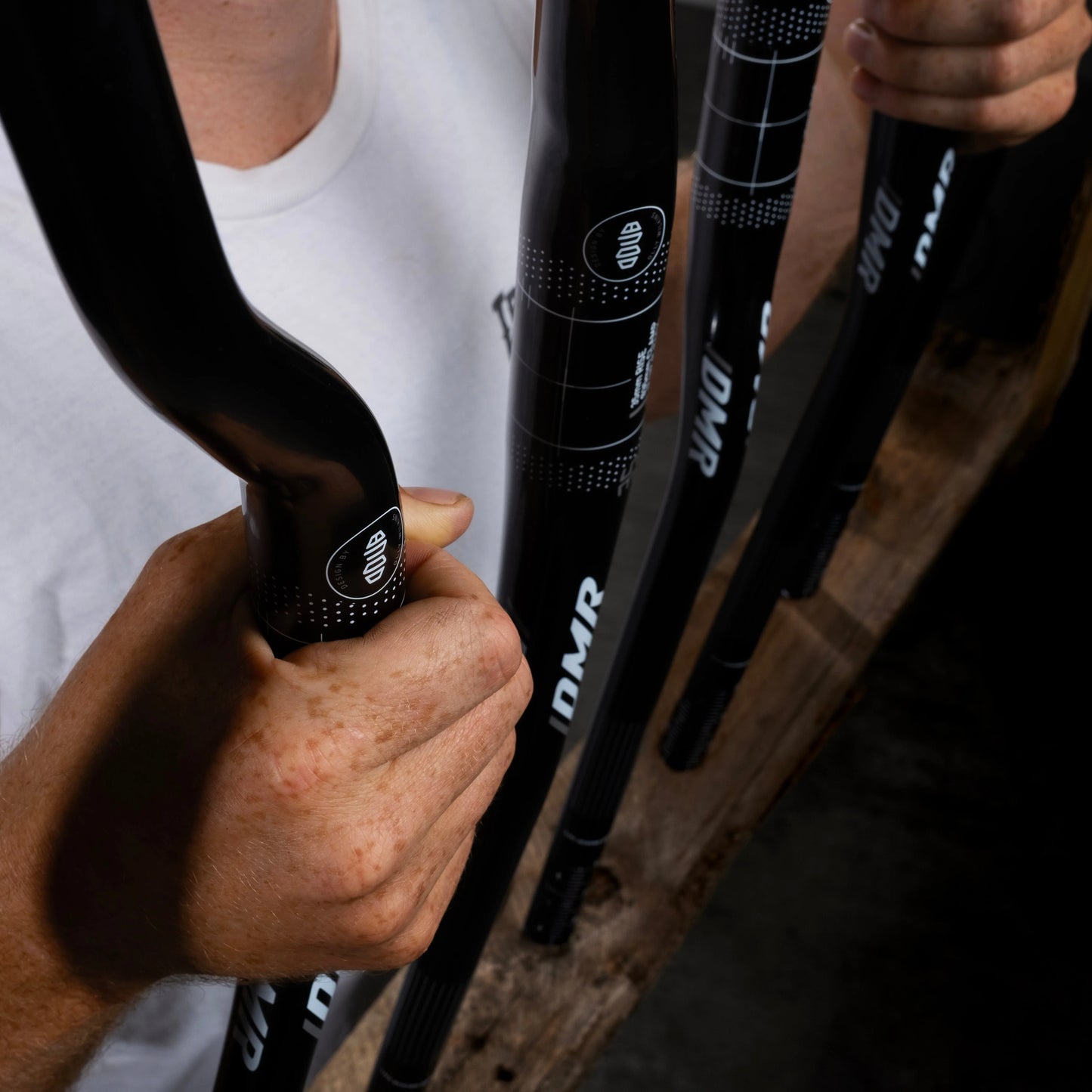 Kierownica DMR 800 VIBROCORE Rise 65 mm 780 mm czarna