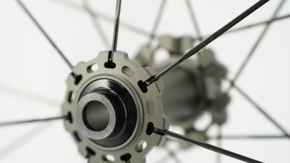Paire de Roues SCOM AERO 50/62 Tubeless Ready (Center Lock)