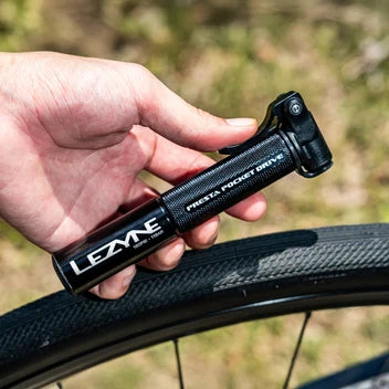 Pompe à Main LEZYNE PRESTA POCKET DRIVE Noir