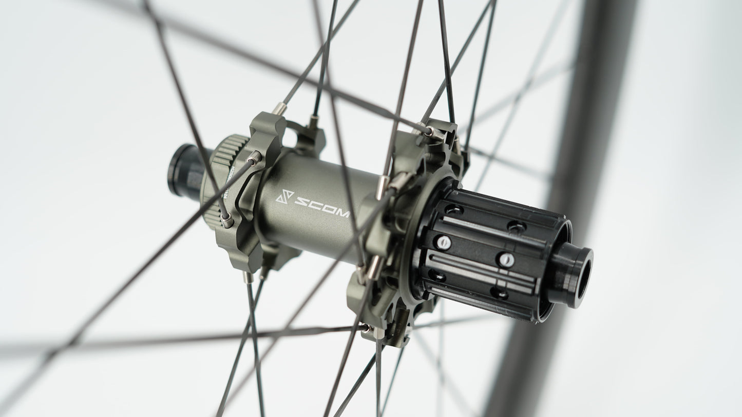 Pár kol SCOM ULTRA + Tubeless Ready (Center Lock)